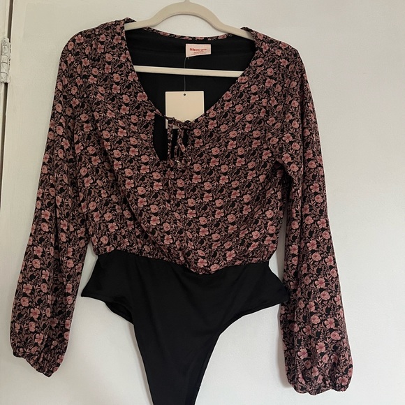 Showpo Before We Begun floral Romper size US 4 - Picture 2 of 8